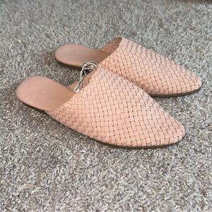 Universal Thread Woven Tan Women's Mules